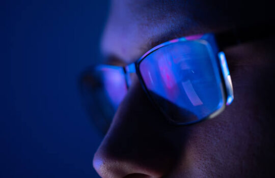 What is Blue Light and Why Does it Matter? - eyeflix.pk
